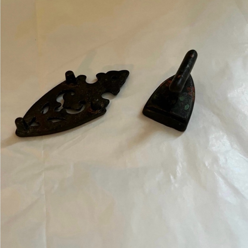 Vintage Cast Iron Miniature Iron & Platform Stand Set